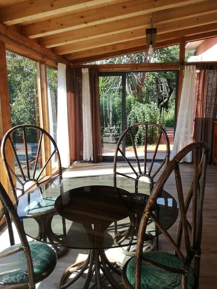 B&B Villa Lidia 아치레알레 3*,